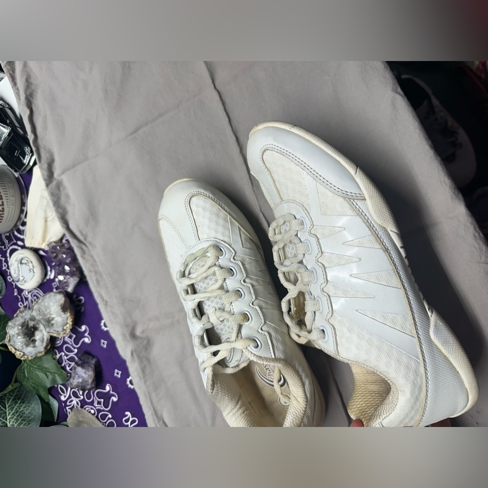 Cheer shoes size 8